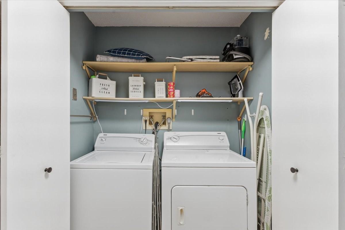 10451 Greenbrier Rd - Photo 5 of 21