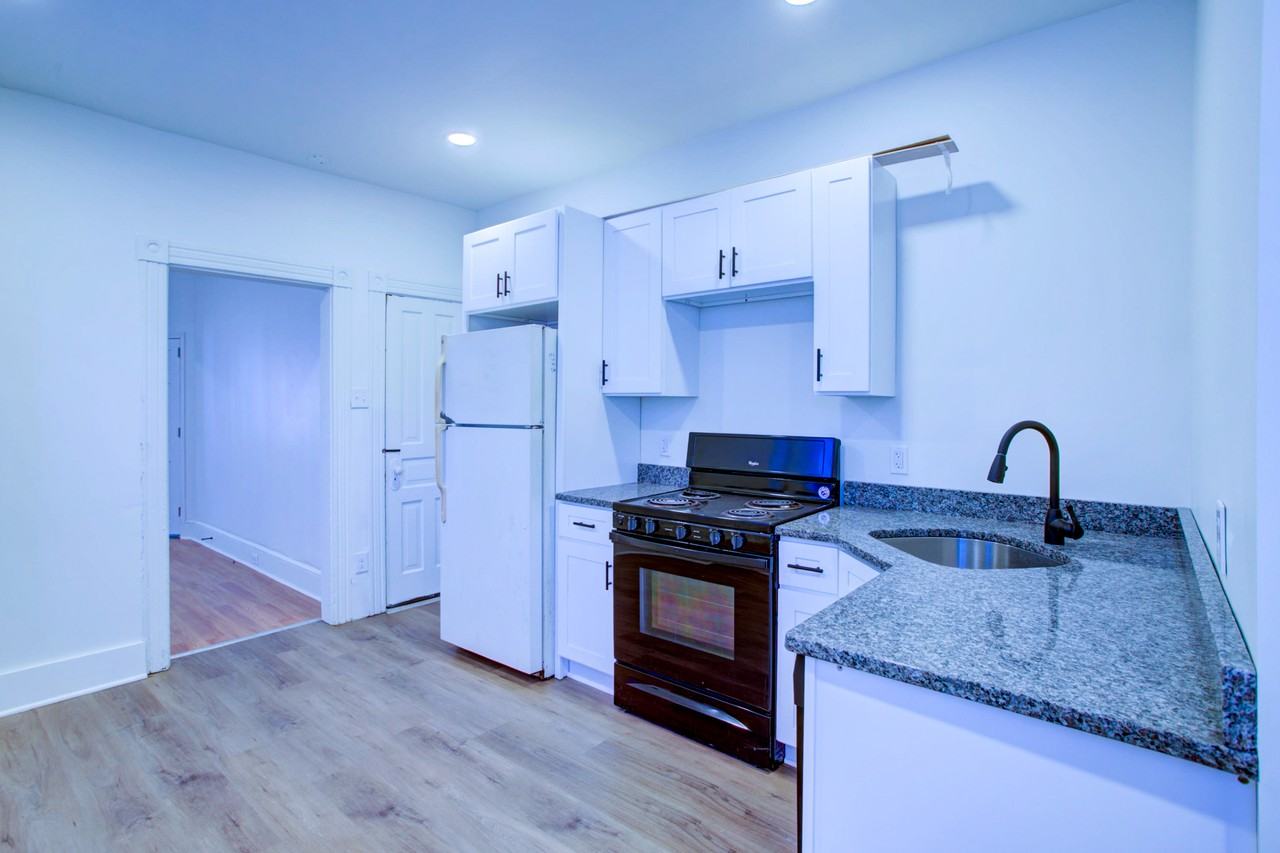 649 Saint Joseph St #1 - Photo 6 of 8