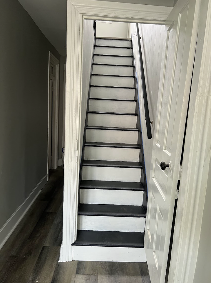 1207 Walnut St #2 - Photo 3 of 4