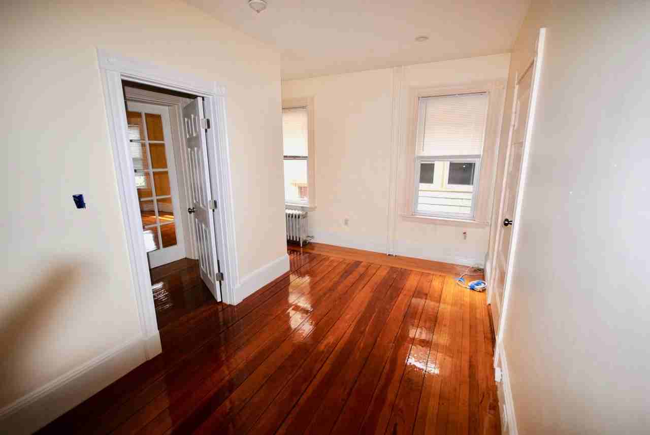 18 Hinckley St #2 - Photo 4 of 11