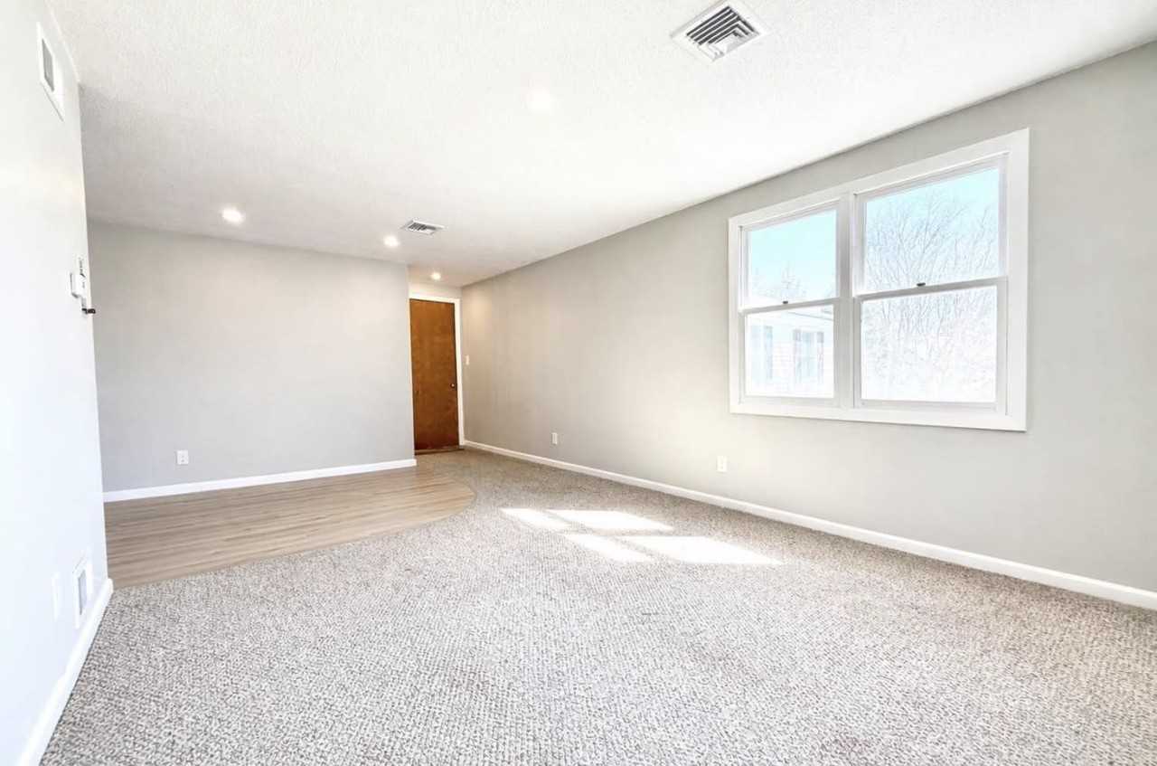 1063 Tacoma St #4 - Photo 4 of 18