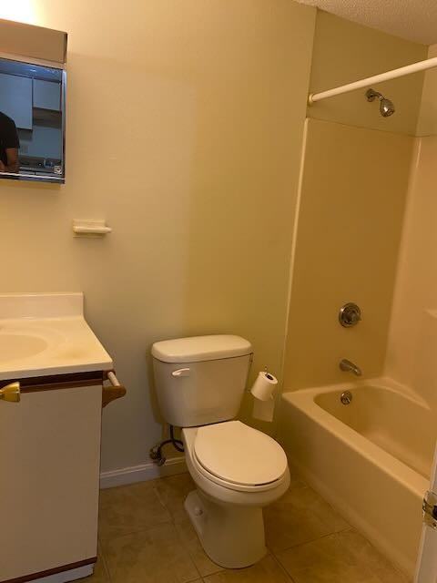 260 Spring Cir #302B - Photo 5 of 6