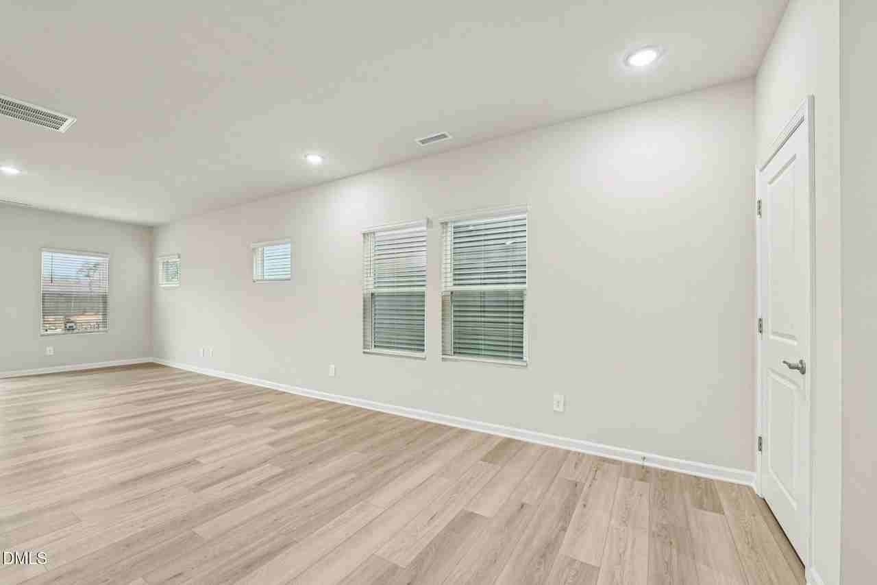 928 Grand Mesa Dr - Photo 3 of 19
