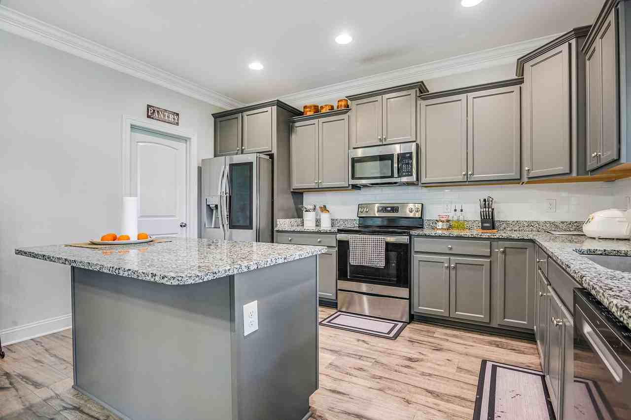 110 Evergreen Forest Dr - Photo 3 of 45