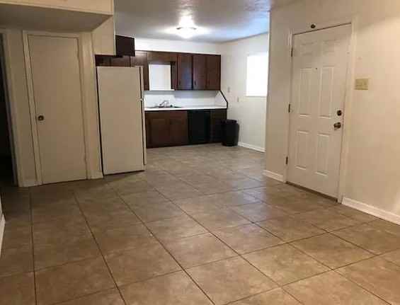 1516 Kent Ave - Photo 3 of 11