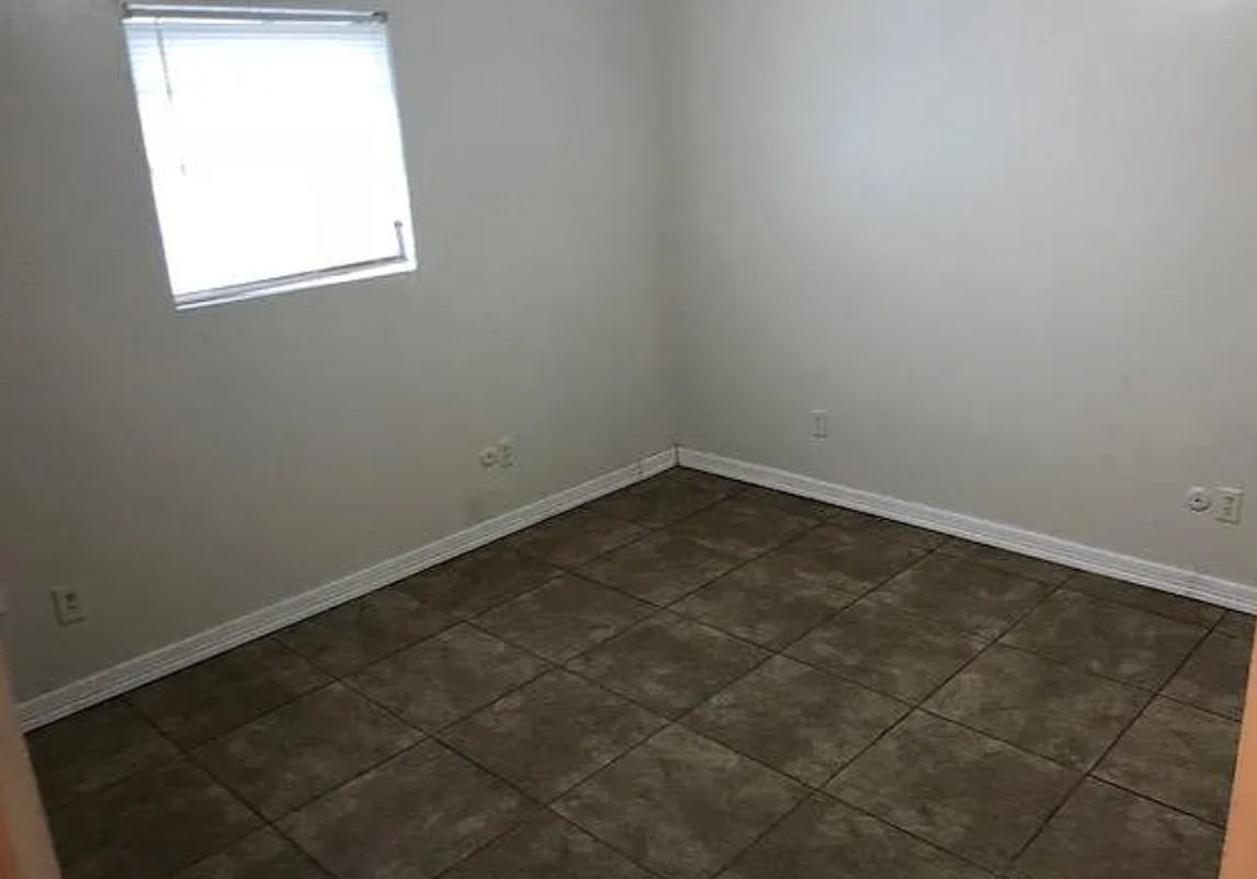 1516 Kent Ave - Photo 5 of 11