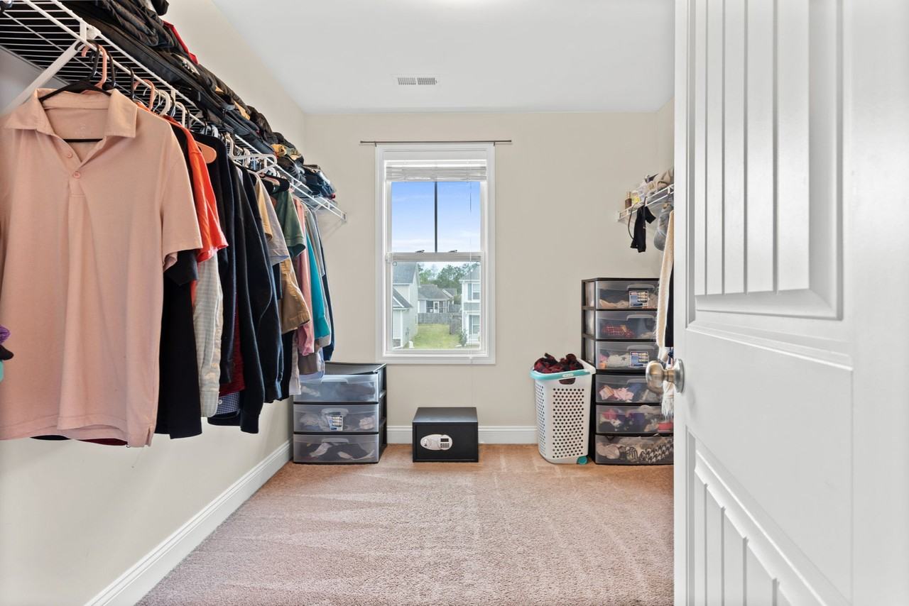 1044 Slater Way - Photo 3 of 21