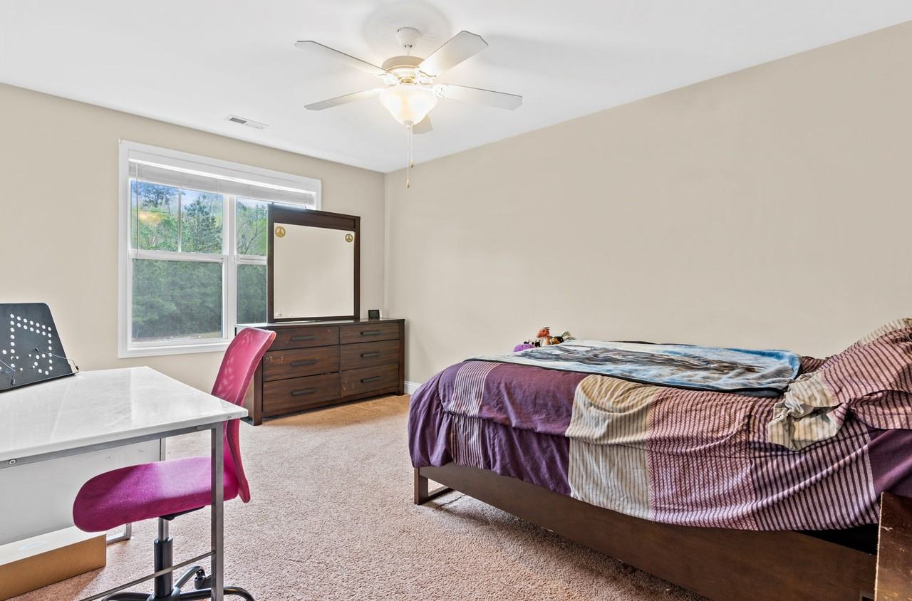 1044 Slater Way - Photo 6 of 21