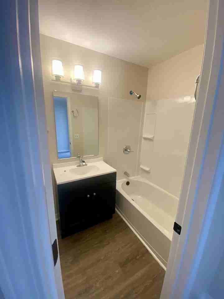 415 Peach St #405 - Photo 2 of 6