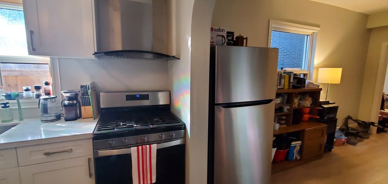 Euclid Ave & Dundas St W - Photo 7 of 18