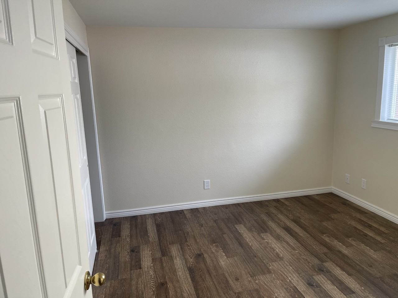 562 Nw - Photo 4 of 10