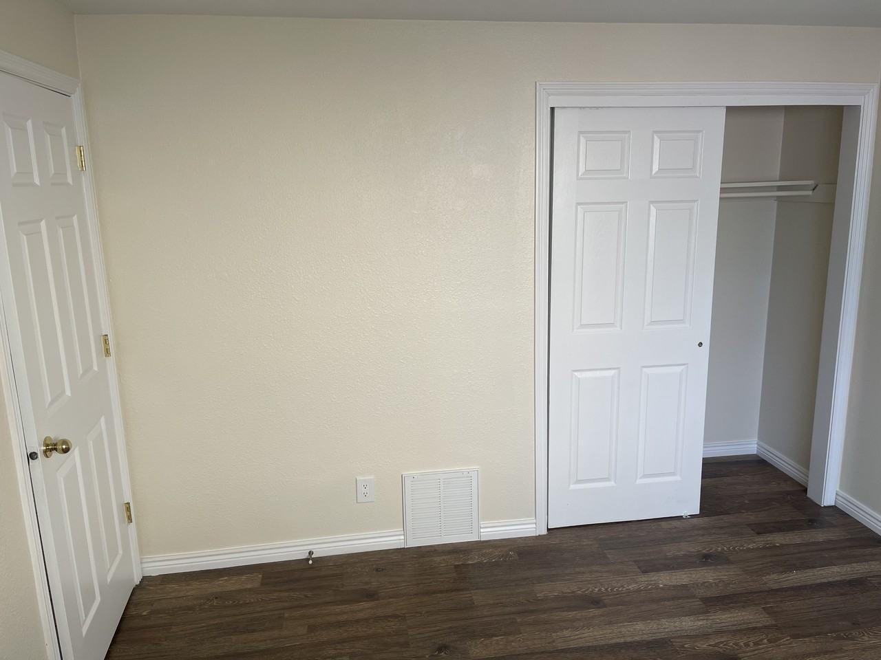 562 Nw - Photo 5 of 10