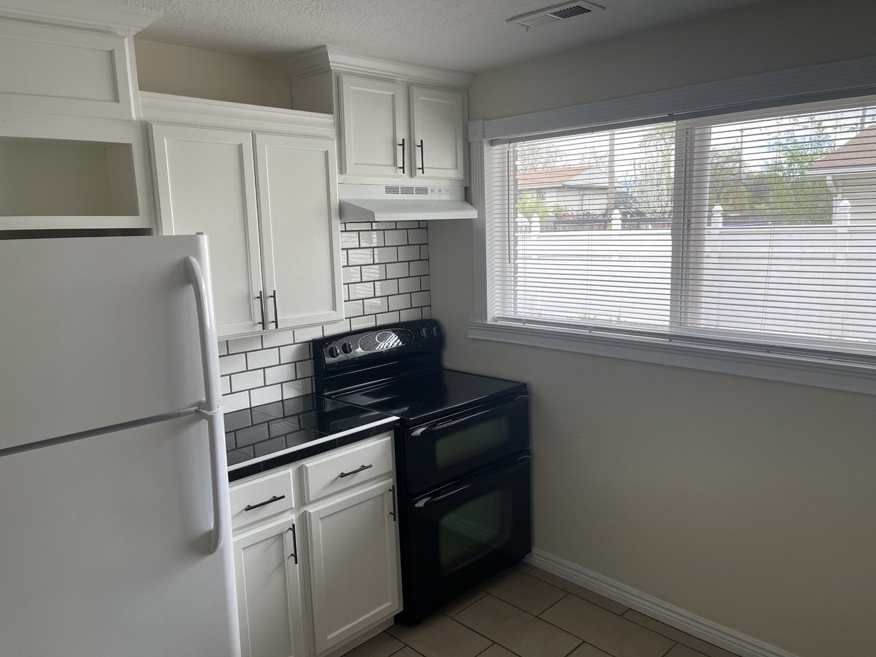 562 Nw - Photo 6 of 10