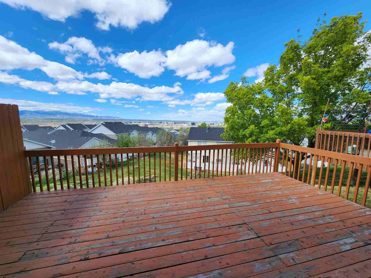 123 E Wayfield Dr - Photo 3 of 15