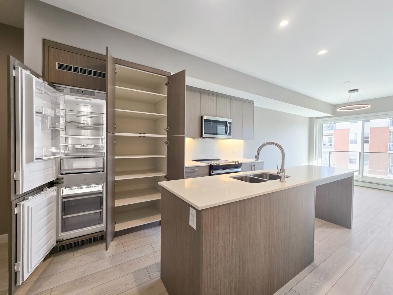 310 15 Avenue SW (The Broward) - Photo 3 of 39