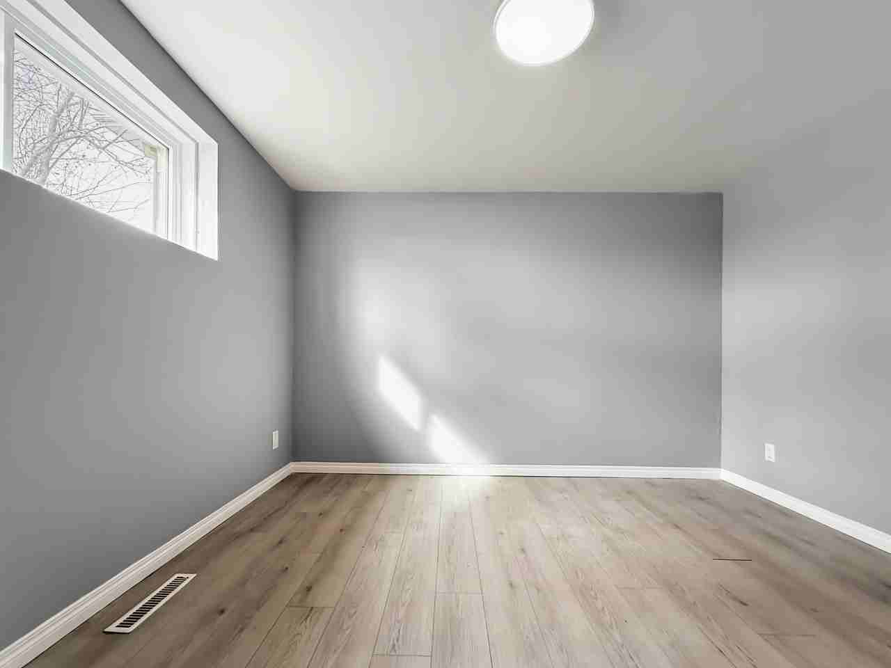 9208 127 Ave Nw Lowr Unit #Unit - Photo 4 of 16