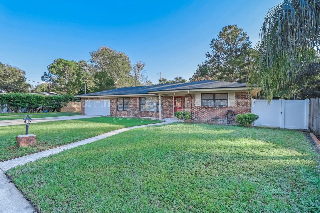 3312 Pickwick Dr S - Photo 2 of 41