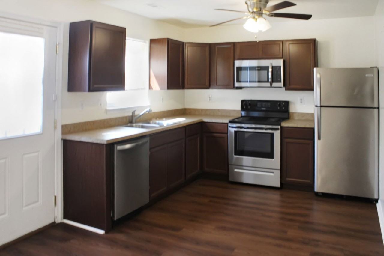 4406 Eagle Ct - Photo 2 of 21