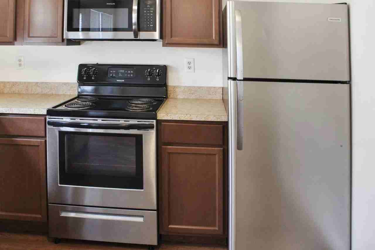 4406 Eagle Ct - Photo 3 of 21