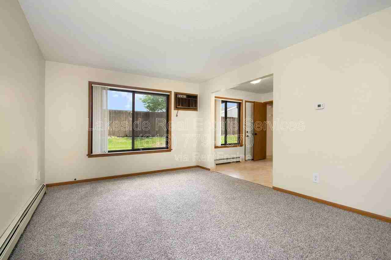 2908 Earle Ave Sw #2 - Photo 2 of 44