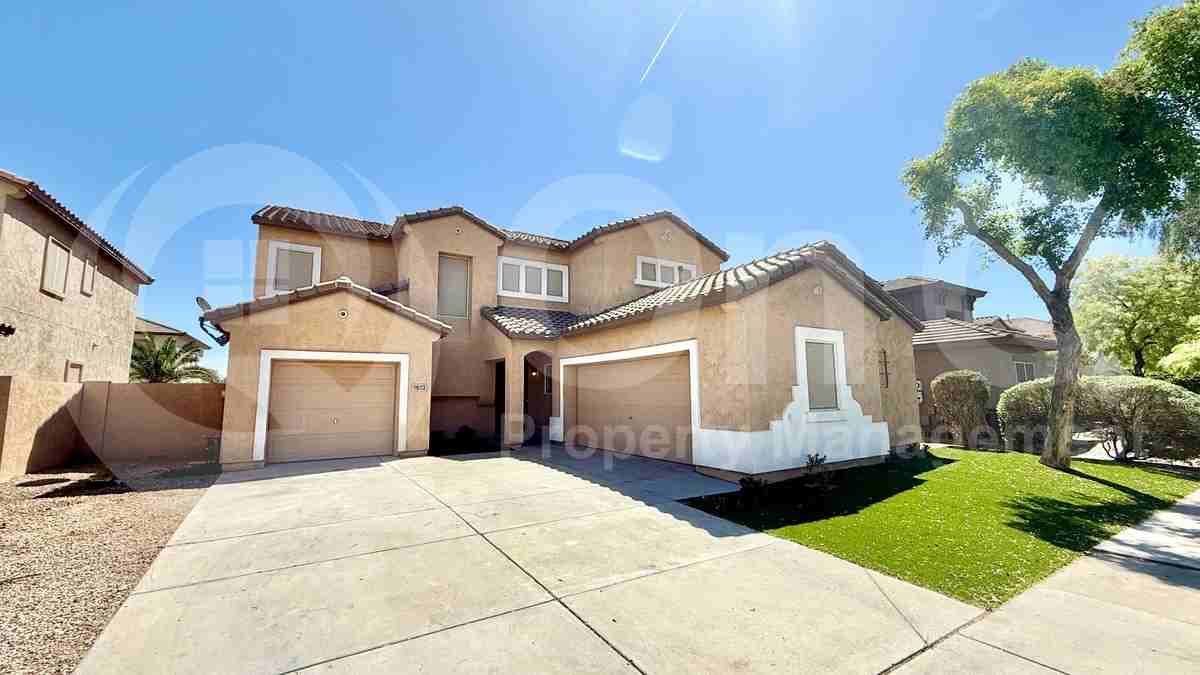 1613 S 174th Ln - Photo 2 of 29