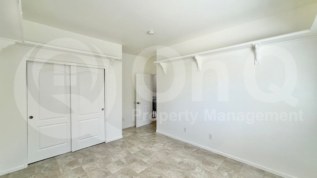 1613 S 174th Ln - Photo 7 of 29