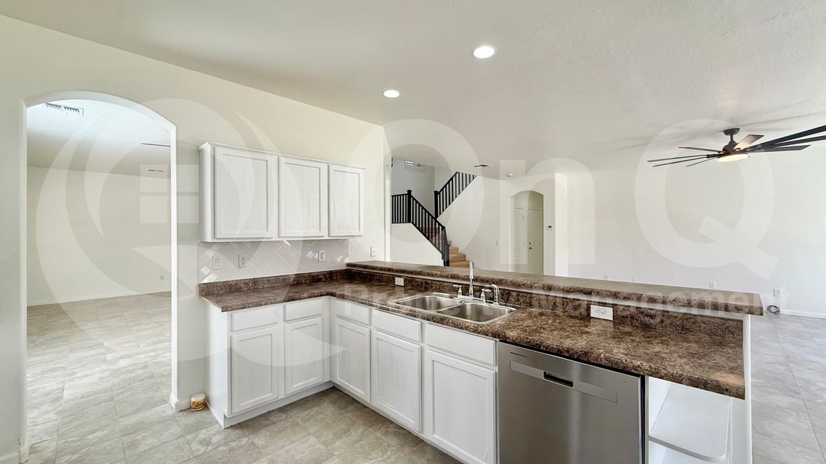 1613 S 174th Ln - Photo 3 of 29