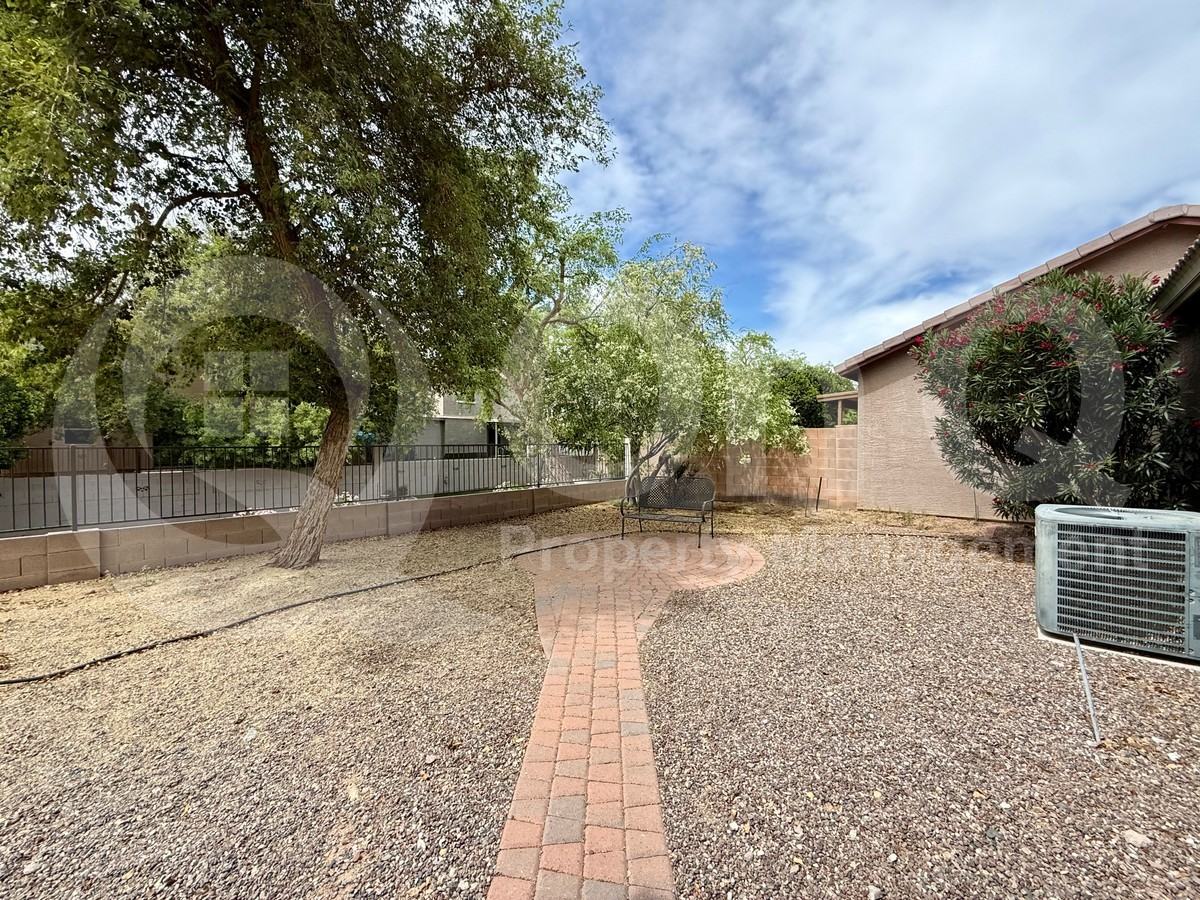 15832 N 74th Ave - Photo 3 of 50