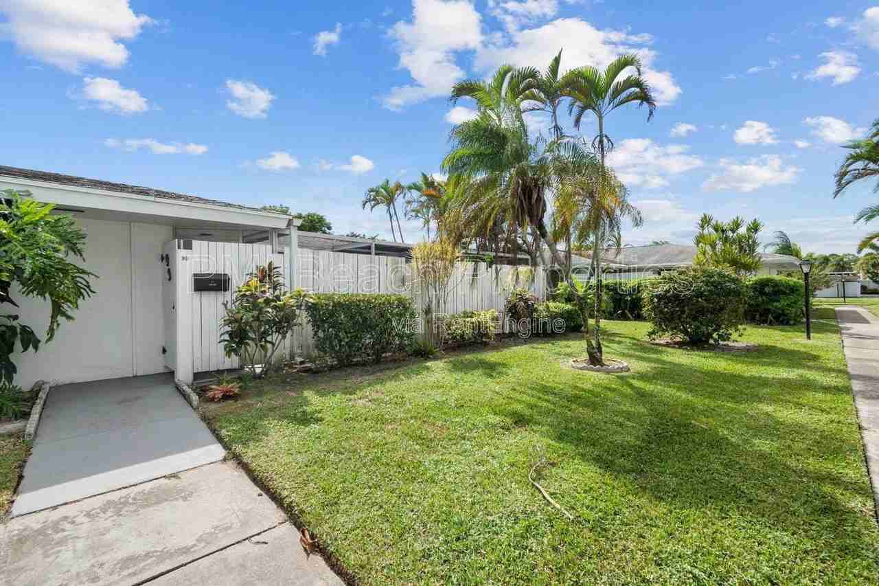 93 East Ct - Photo 3 of 29