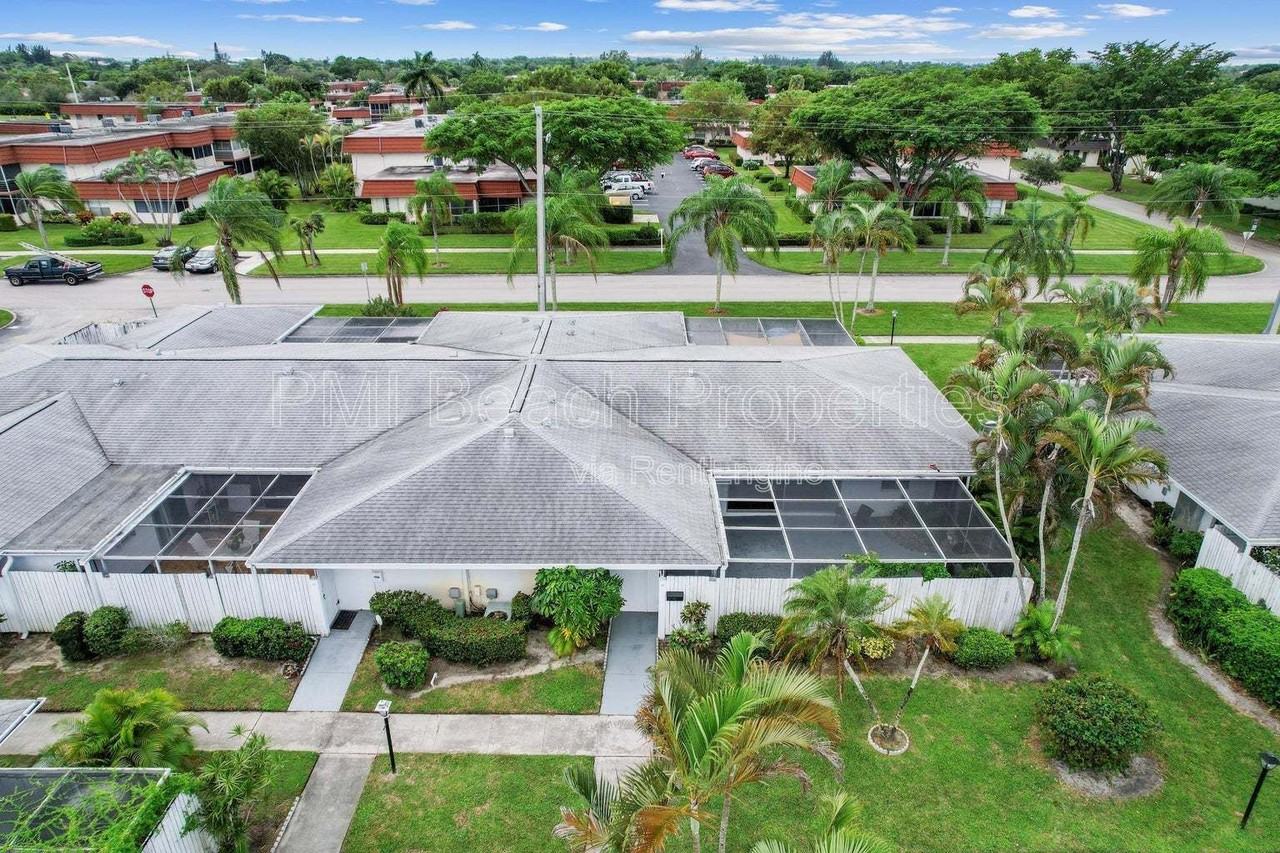 93 East Ct - Photo 4 of 29