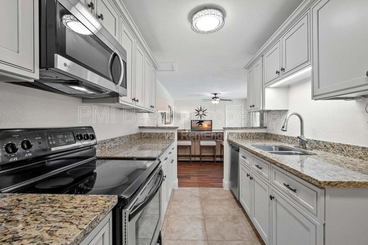 93 East Ct - Photo 6 of 29