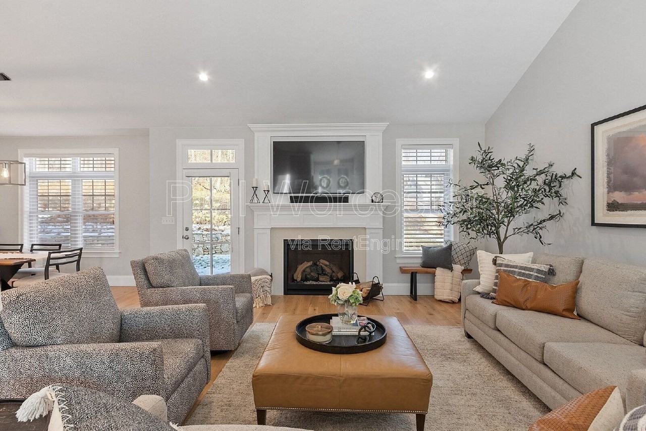 57 Old Brook Rd - Photo 3 of 44