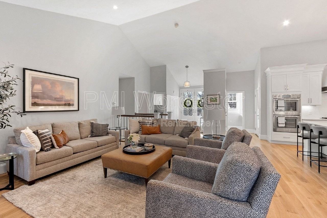 57 Old Brook Rd - Photo 4 of 44