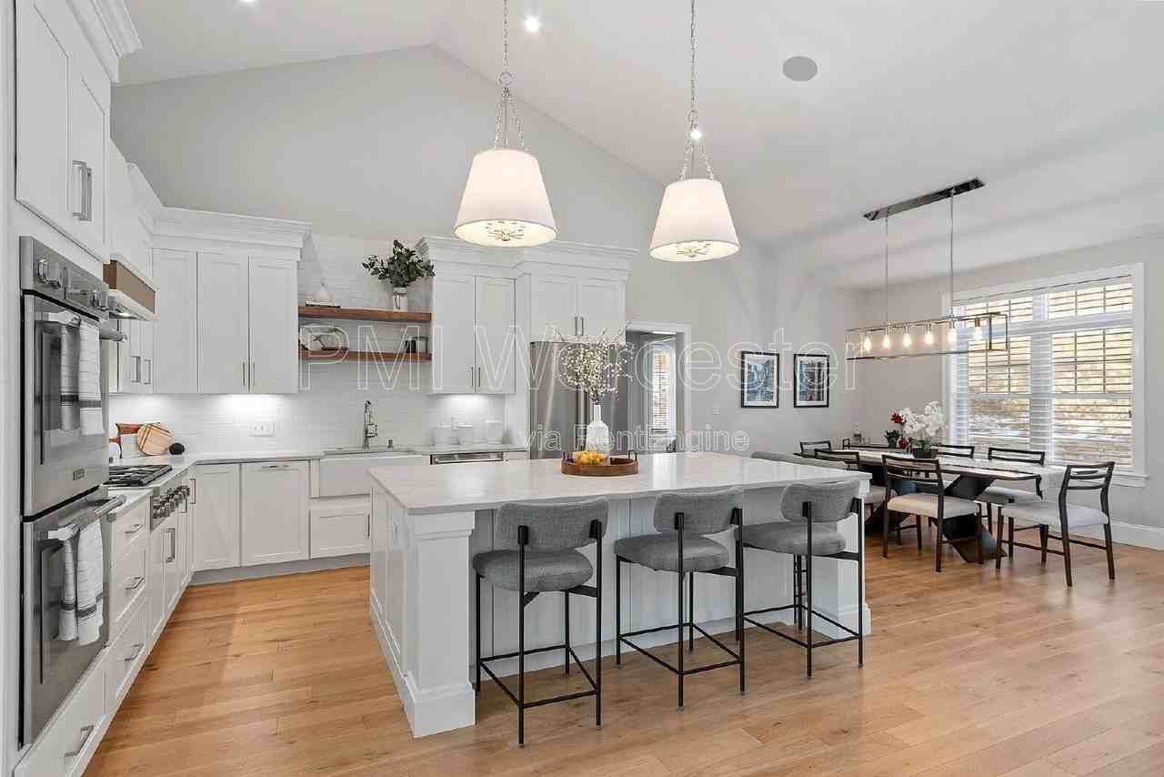 57 Old Brook Rd - Photo 7 of 44