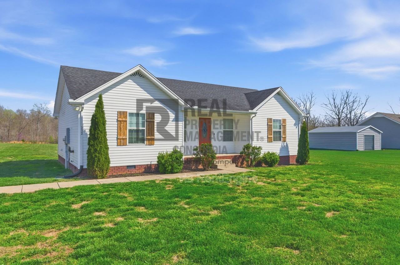 312 Meadows Rd - Photo 2 of 32