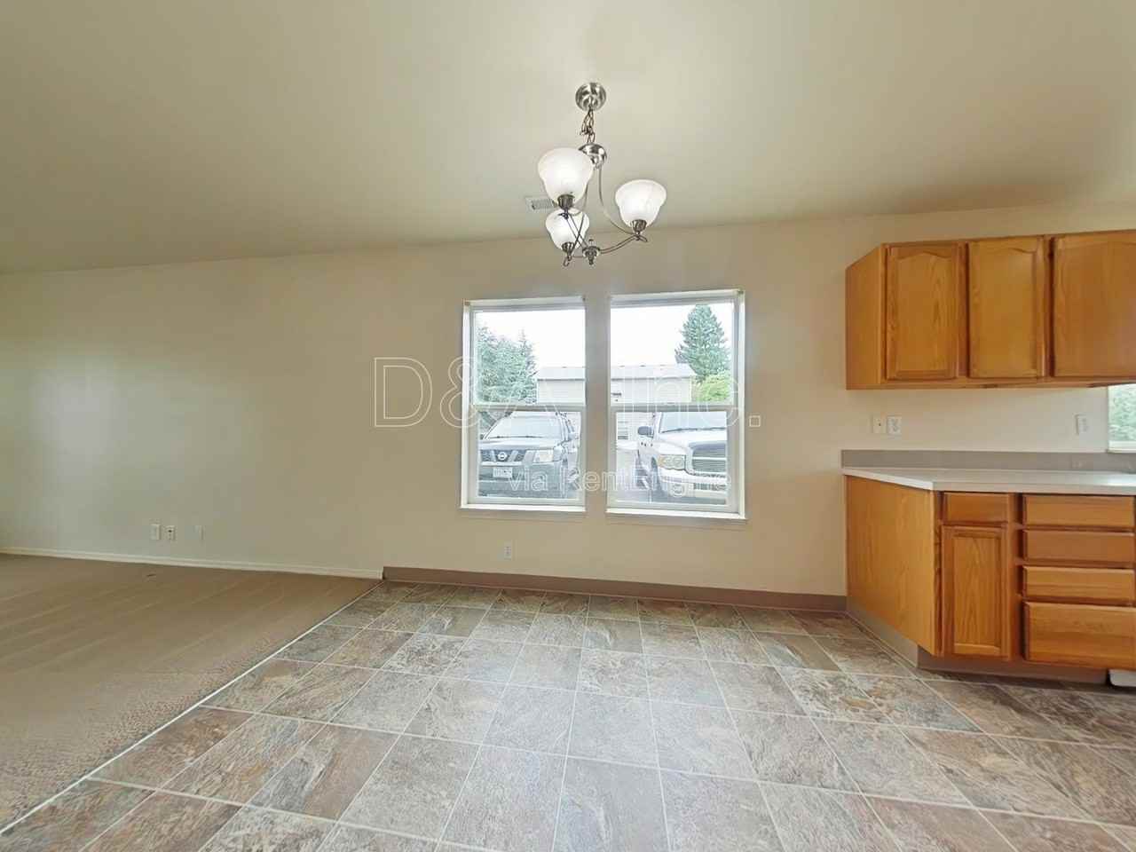 3435 Se 3rd St - Photo 3 of 12