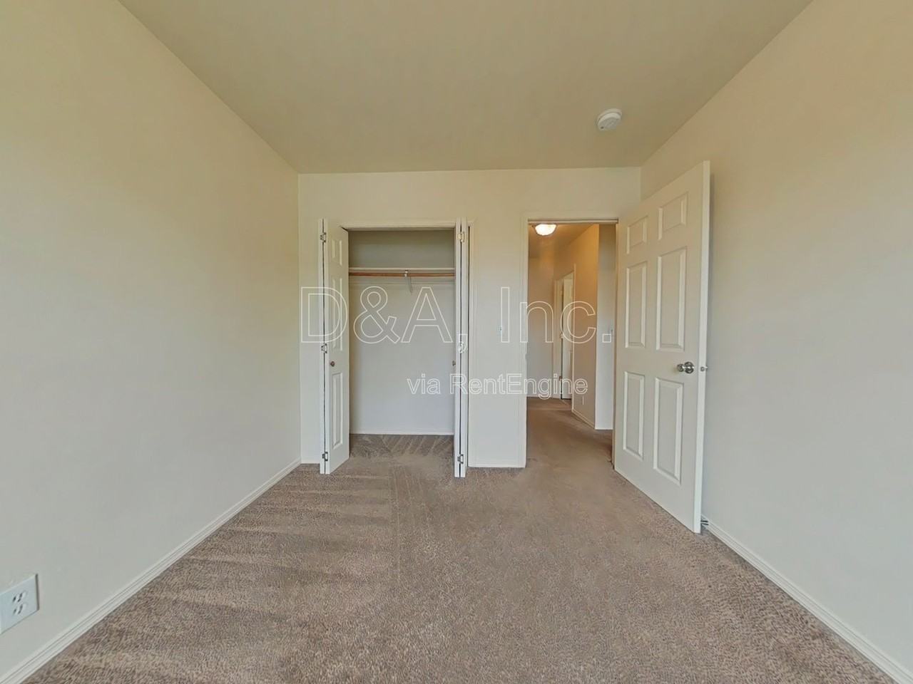 3435 Se 3rd St - Photo 5 of 12