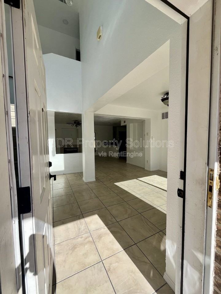 8123 Waterbury Pl Nw - Photo 2 of 38