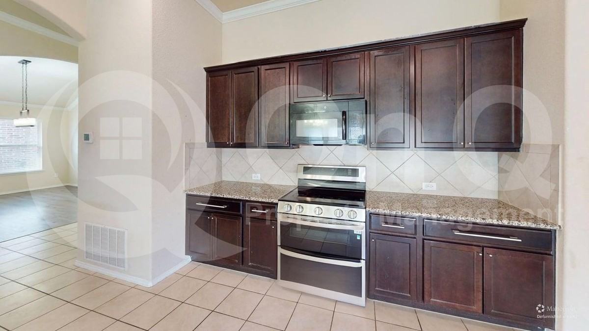 5117 Texana Dr - Photo 2 of 20