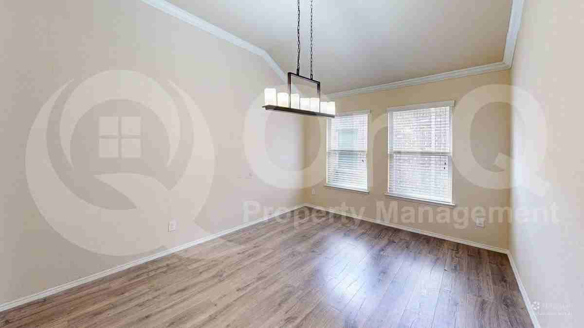 5117 Texana Dr - Photo 6 of 20