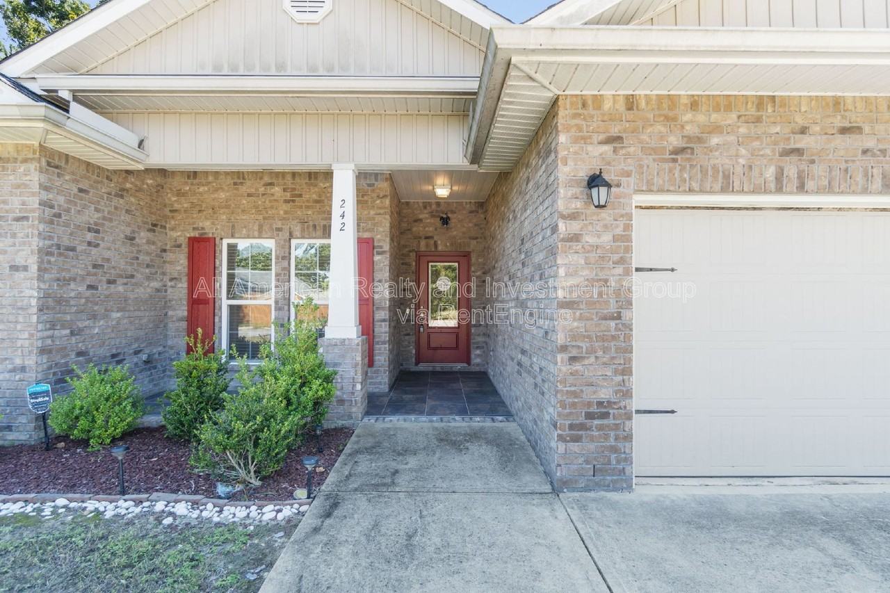 242 Cecelia Dr Nw - Photo 3 of 37