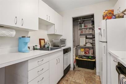 128 Tudor St. - Photo 2 of 18