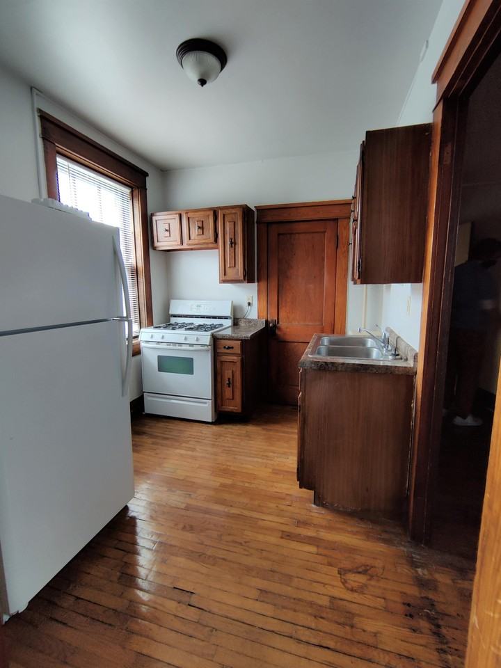 10 N Main St #2F - Photo 3 of 8