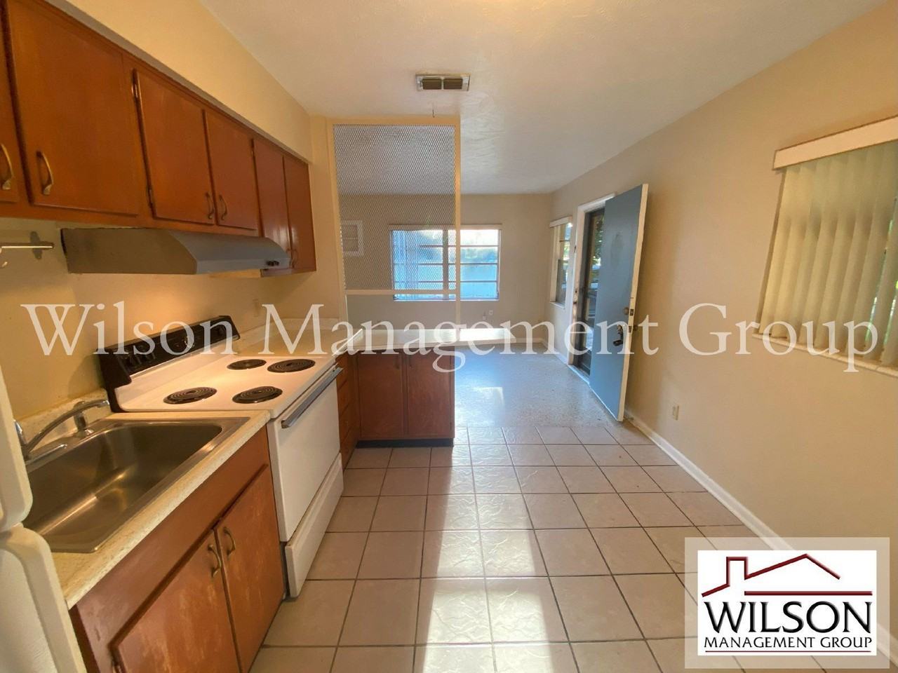 1311 Oregon St - Photo 7 of 12