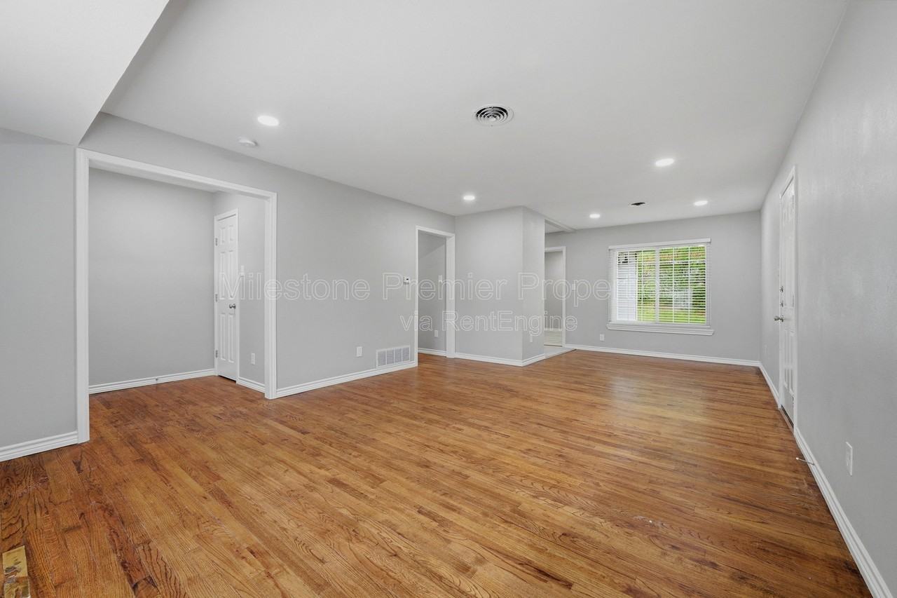 101 Twining Dr - Photo 6 of 23