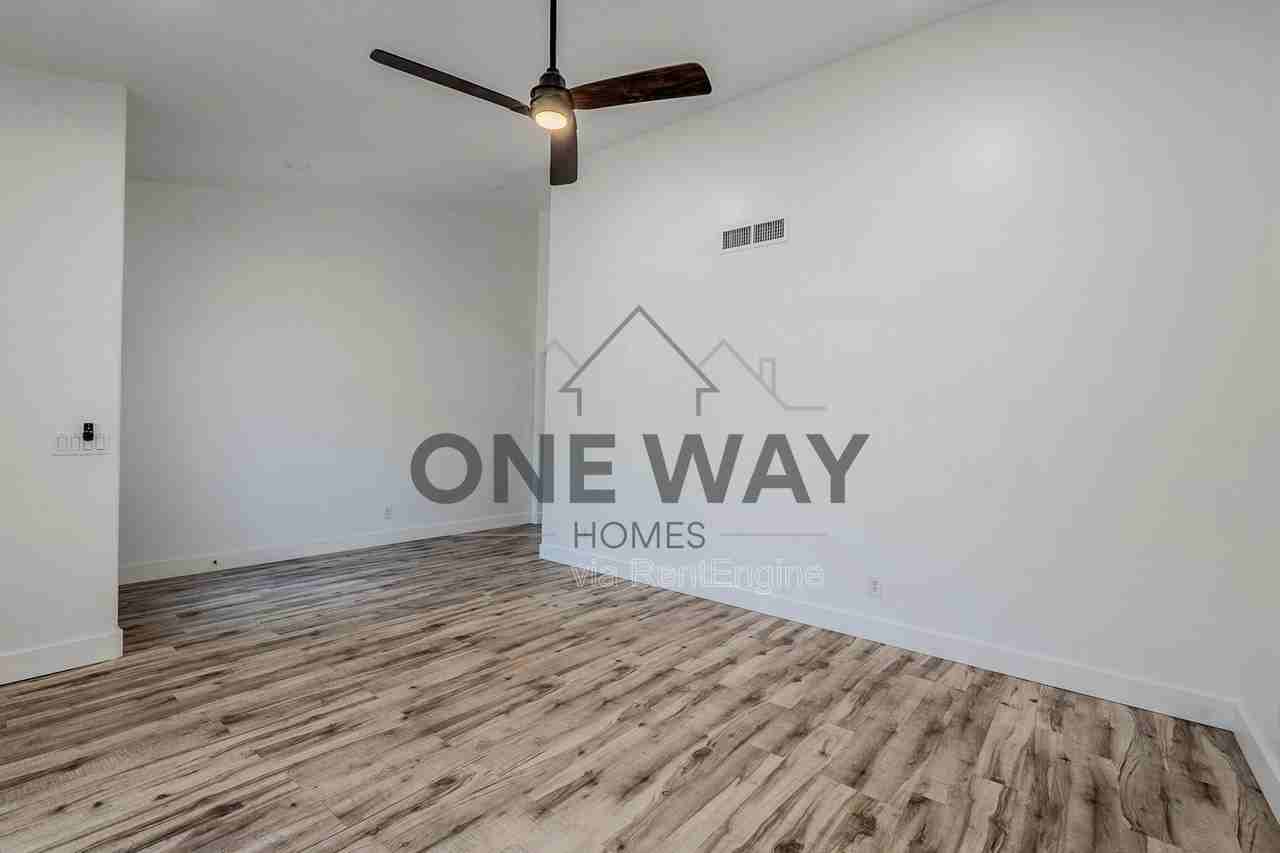 760 N Swan Dr - Photo 7 of 49