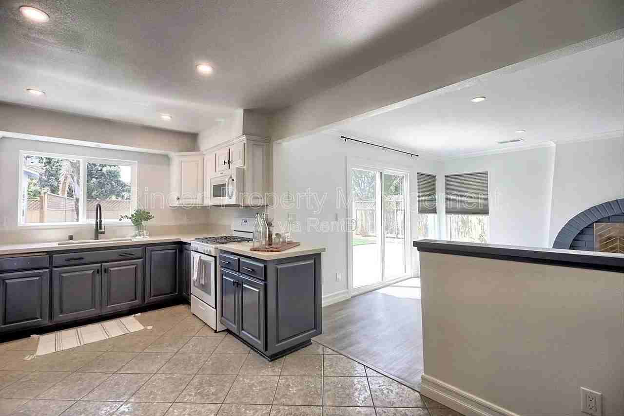 2585 Warbler Ave - Photo 2 of 23