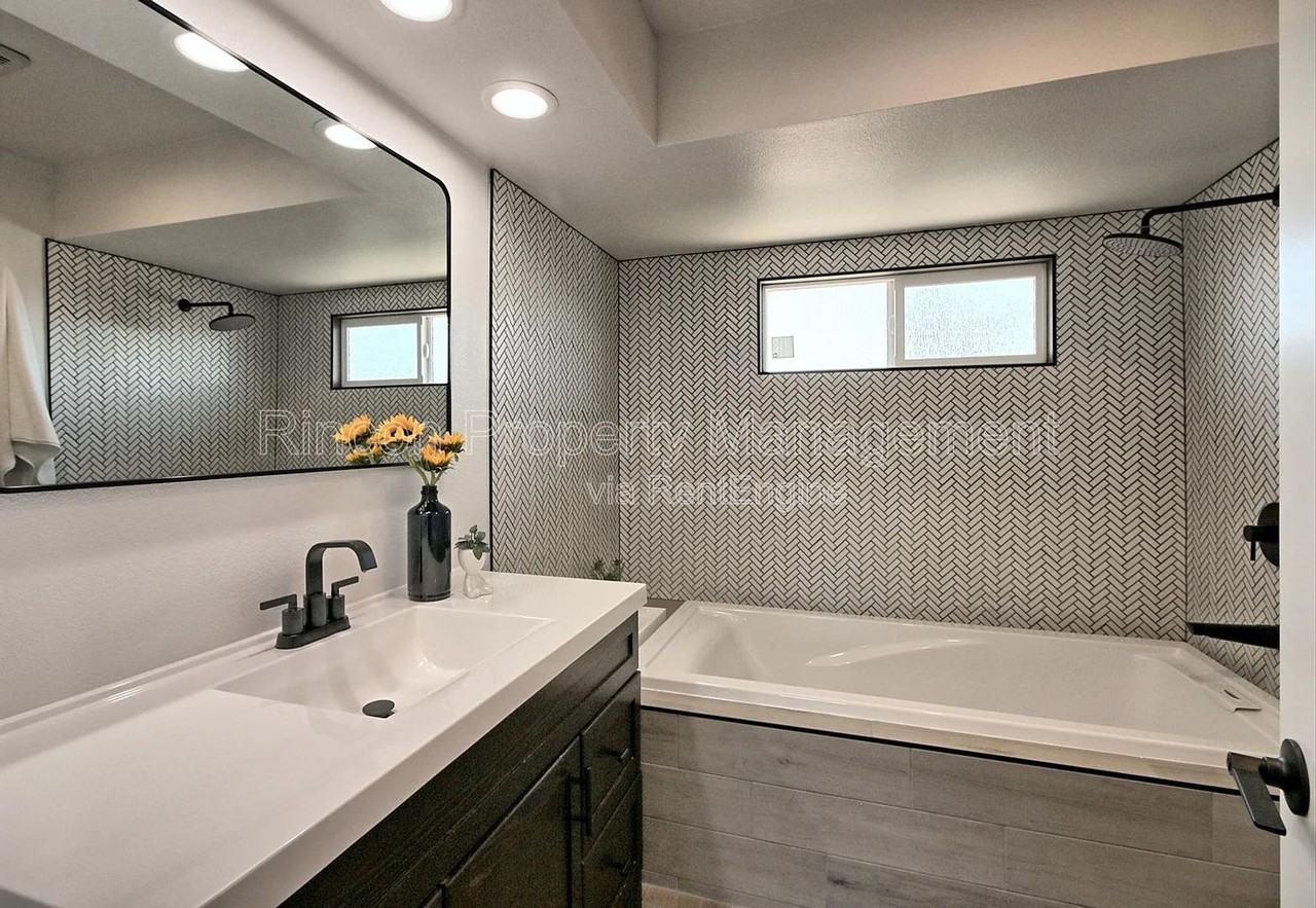 2585 Warbler Ave - Photo 7 of 23