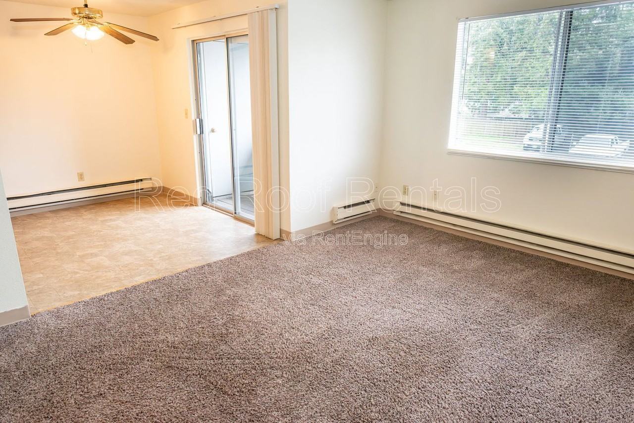 302 163rd Street Ct E #6 - Photo 4 of 18