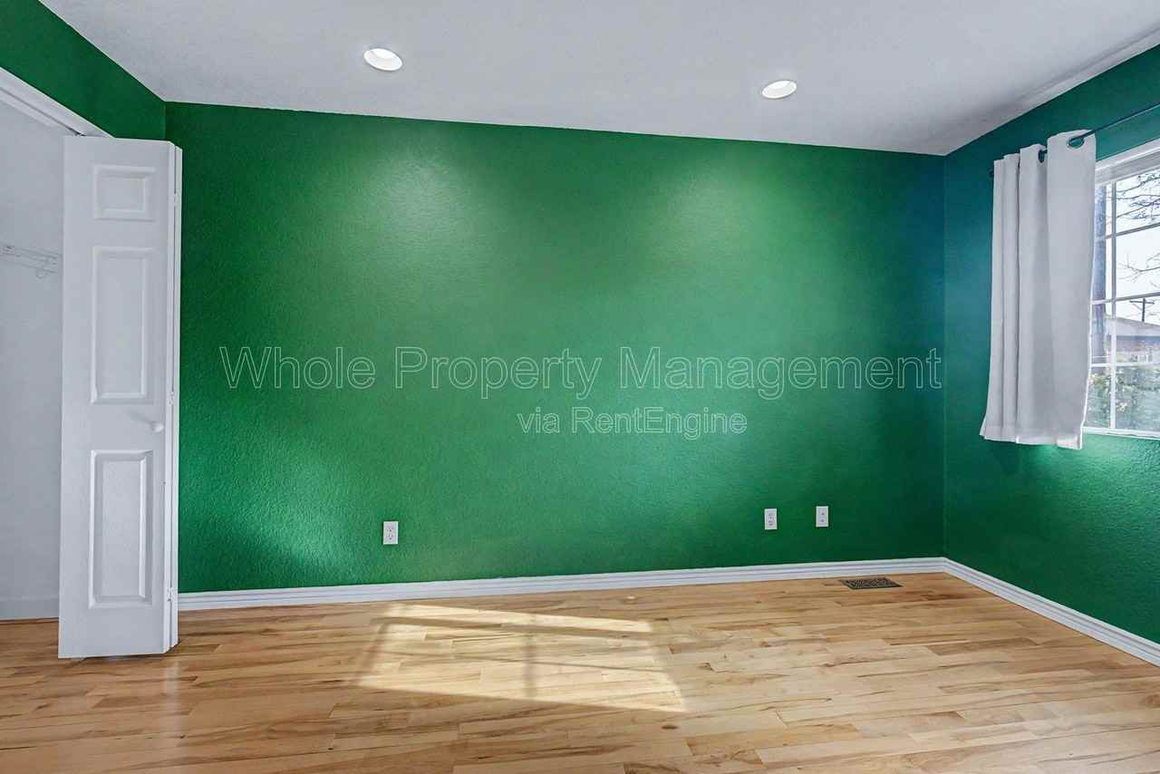 133 Galapago St - Photo 4 of 29